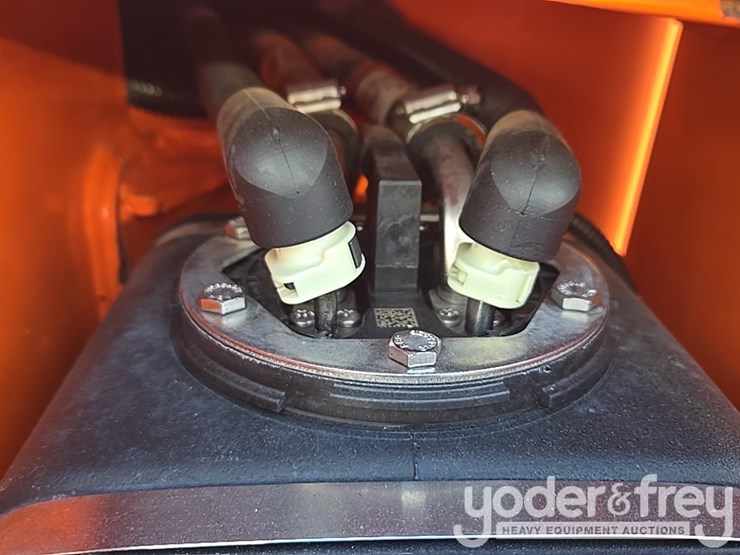 2016-sky-trak-8042-image-108