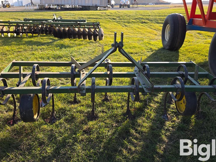 john-deere-f11-field-cultivator-image-2