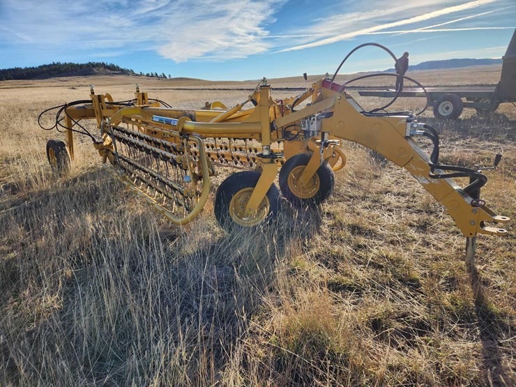 2020-vermeer-r2300-image-32