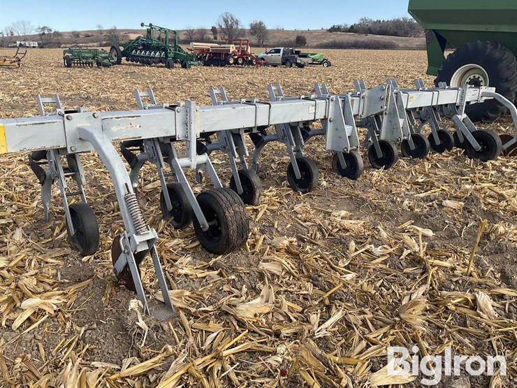 hiniker-cultivator-image-3