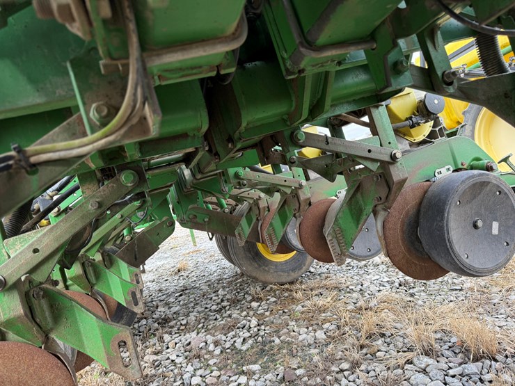 john-deere-1790-image-22