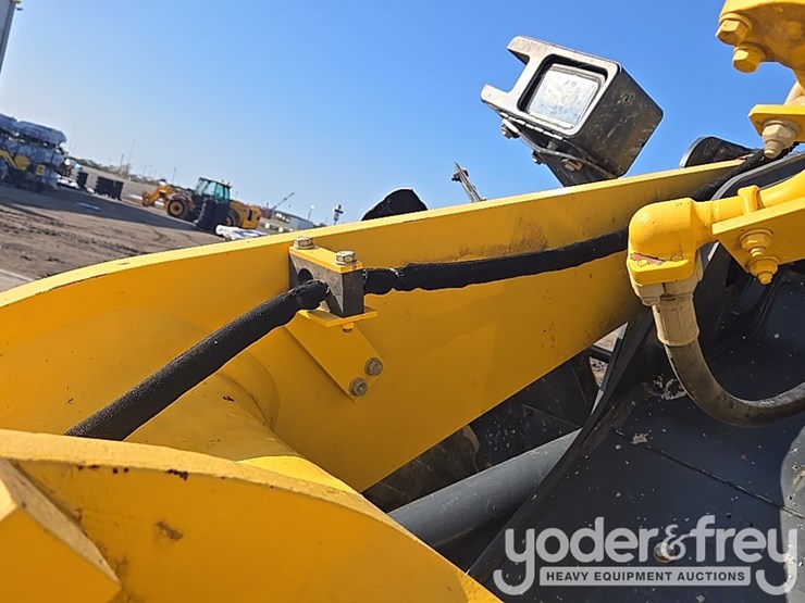 2018-komatsu-wa200-8-image-54