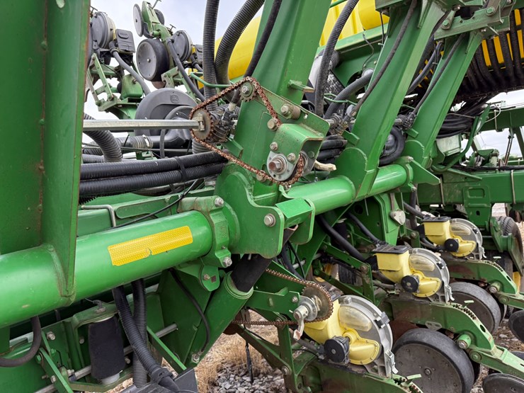 john-deere-1790-image-35
