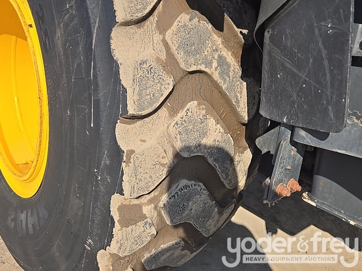 2018-komatsu-wa200-8-image-30