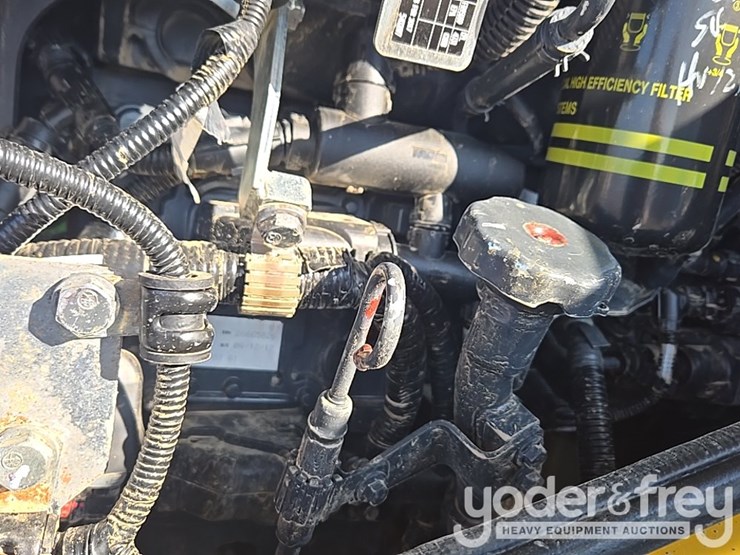 2018-komatsu-wa200-8-image-109