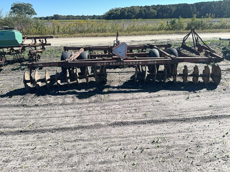 massey-ferguson-620-image-6