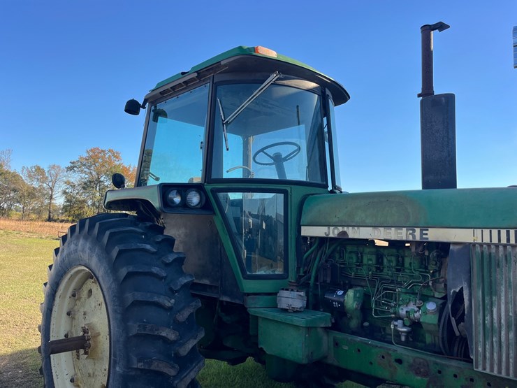 john-deere-4240-image-2