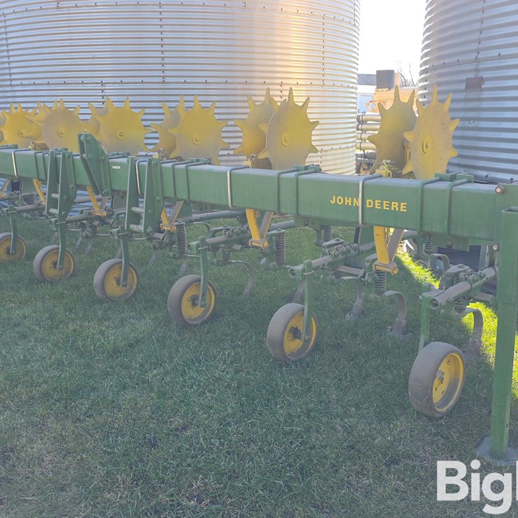 John Deere 8R30" Cultivator