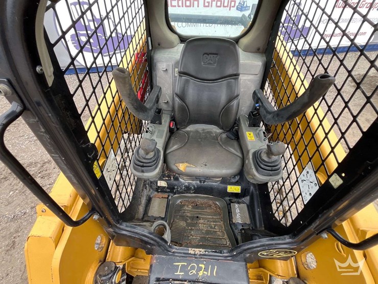 2019-caterpillar-249d-image-10