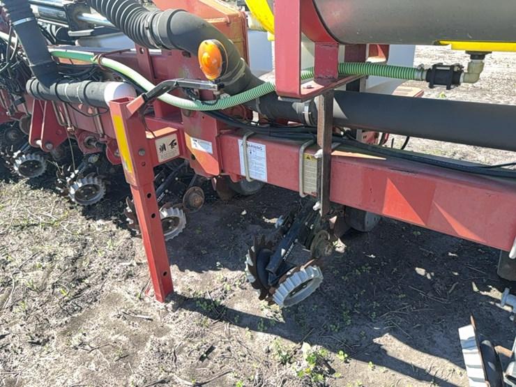 agco-white-8700-image-27