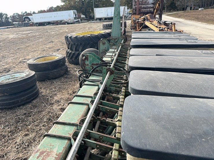 john-deere-7340-image-28