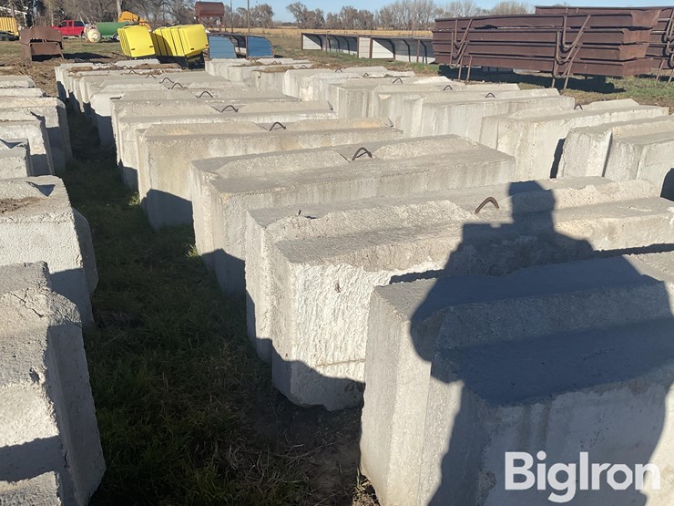 concrete-stackable-blocks-image-7