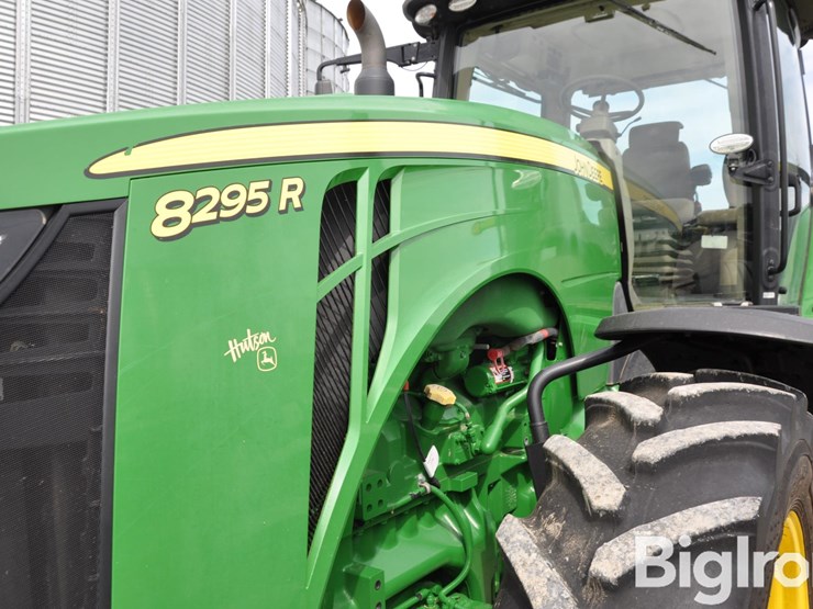 2019-john-deere-8295r-image-17