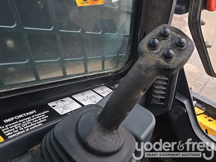 2020-deere-333g-image-69