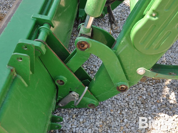 2021-john-deere-700m-image-14