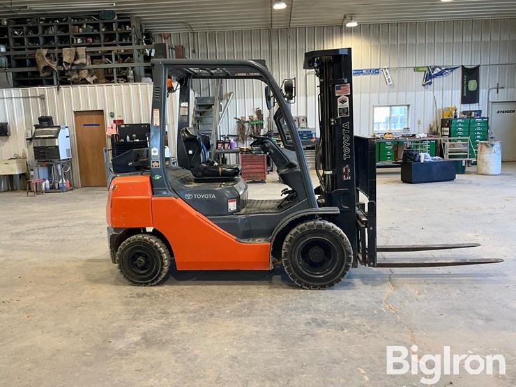 toyota-sfdu25-forklift-image-4
