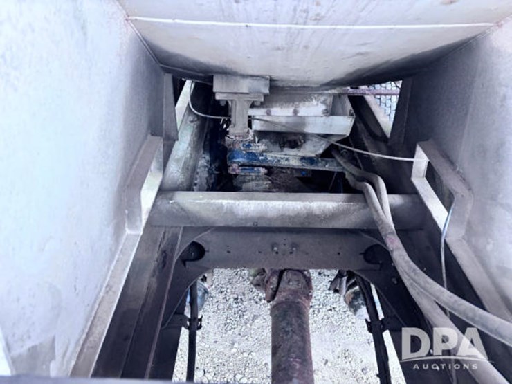 2003-volvo-10-image-50