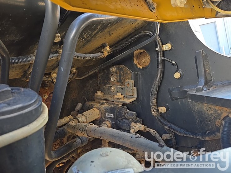 2018-komatsu-wa200-8-image-63