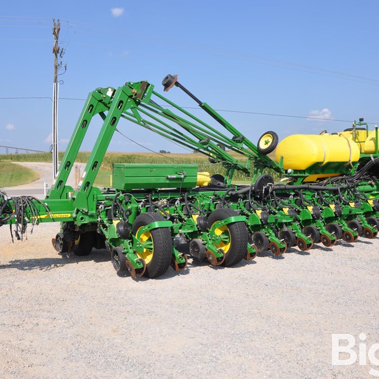 2015 JOHN DEERE 1775NT