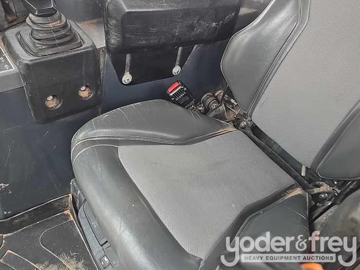 2019-deere-850l-wlt-image-101