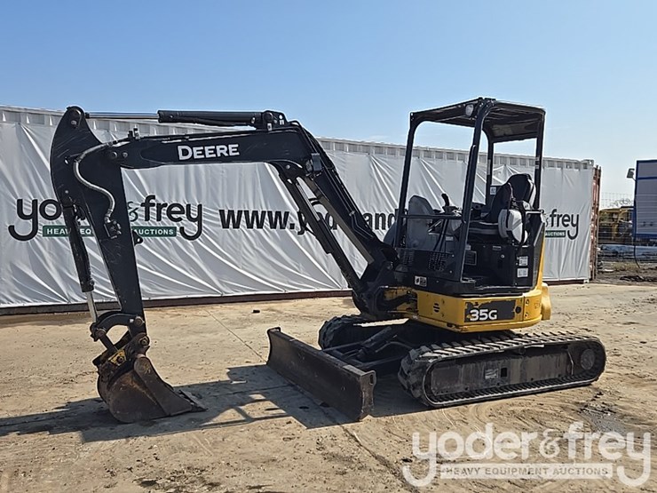 2020-deere-35g-image-1