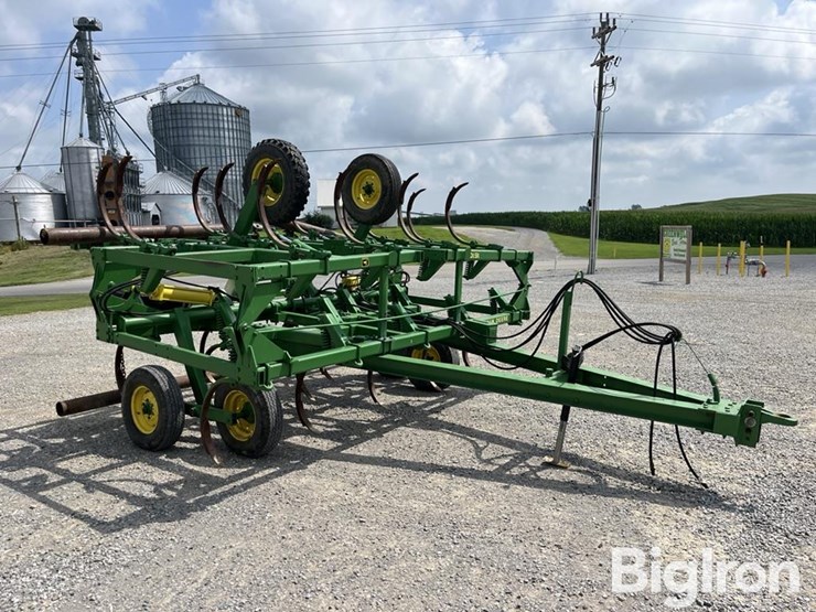 john-deere-1610-image-3