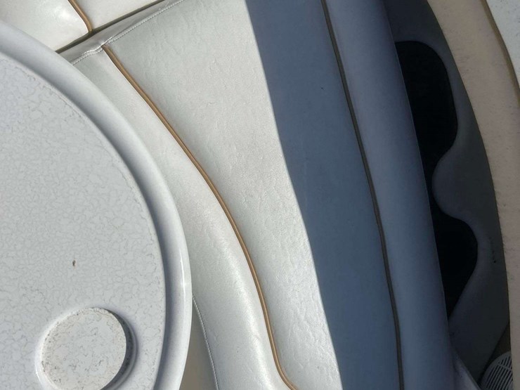 2003-sea-ray-slx-29'-image-11