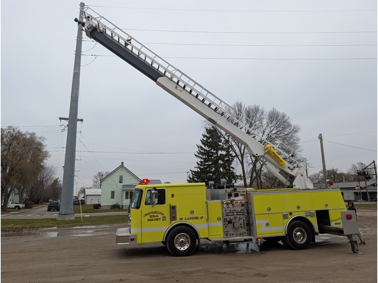 1995-kme-ladder-truck-image-2