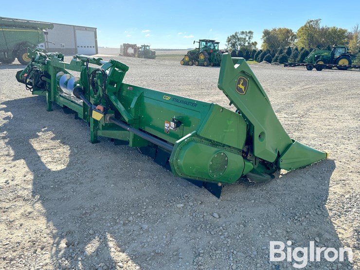 2024-john-deere-c12f-image-3