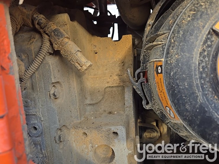 2016-sky-trak-8042-image-106