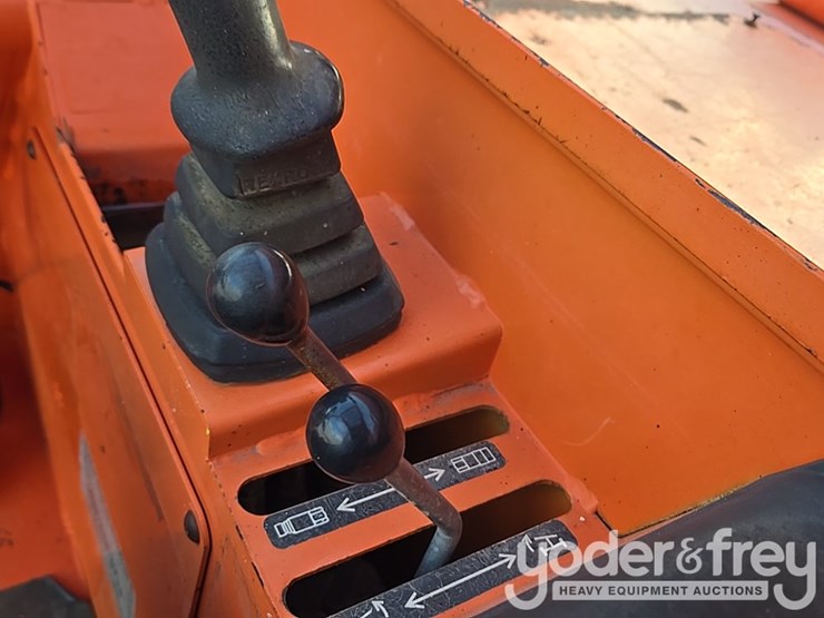 2016-sky-trak-8042-image-123