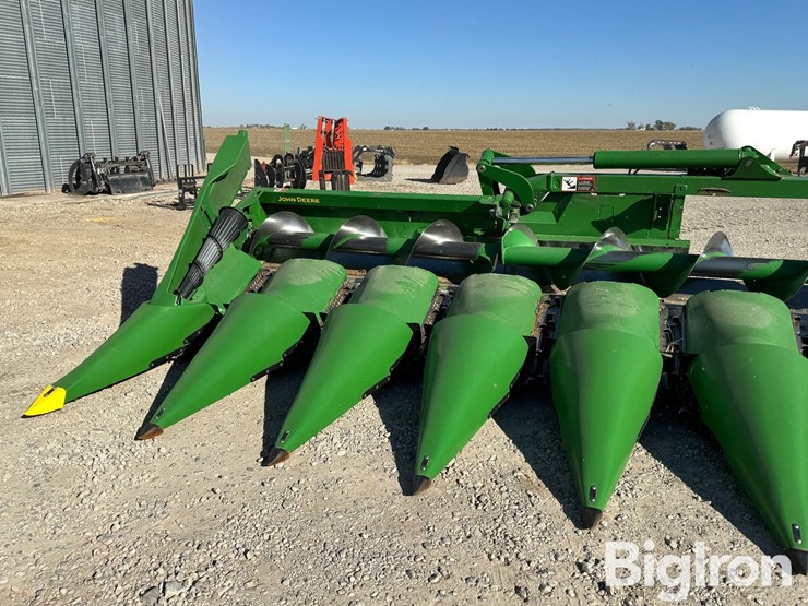 2024-john-deere-c12f-image-7