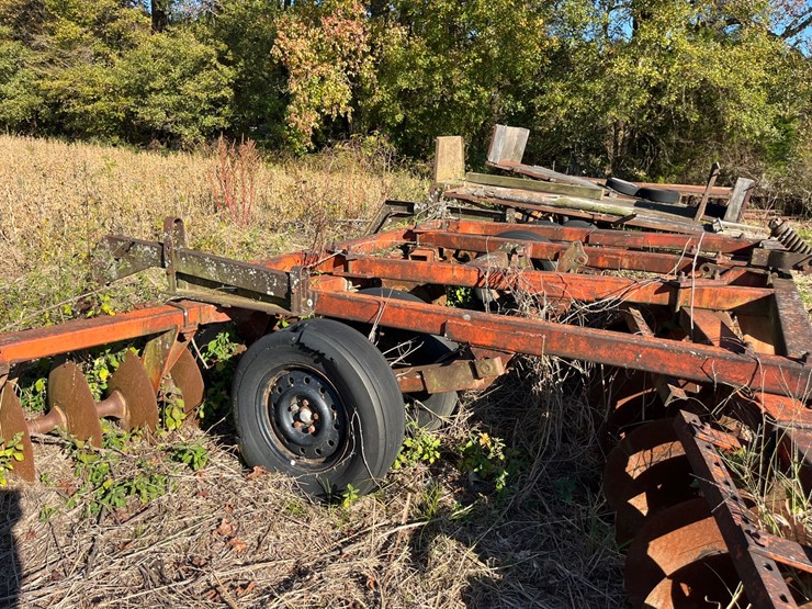 13’-case-disk-9”-spacing,-20”-blades,-no-hydraulics,-frame-for-drag-board,-located-at-276-jonestown-rd,-snow-hill-nc-call-252-531-8061-for-more-information-image-3