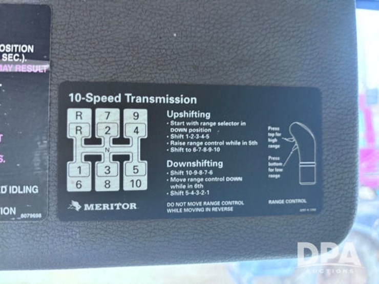 2003-volvo-10-image-80