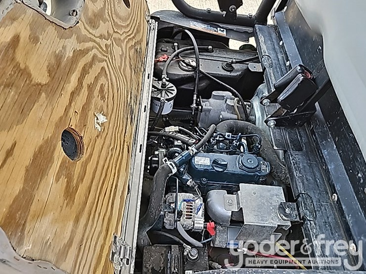 2019-club-car-carryall-1700-image-23