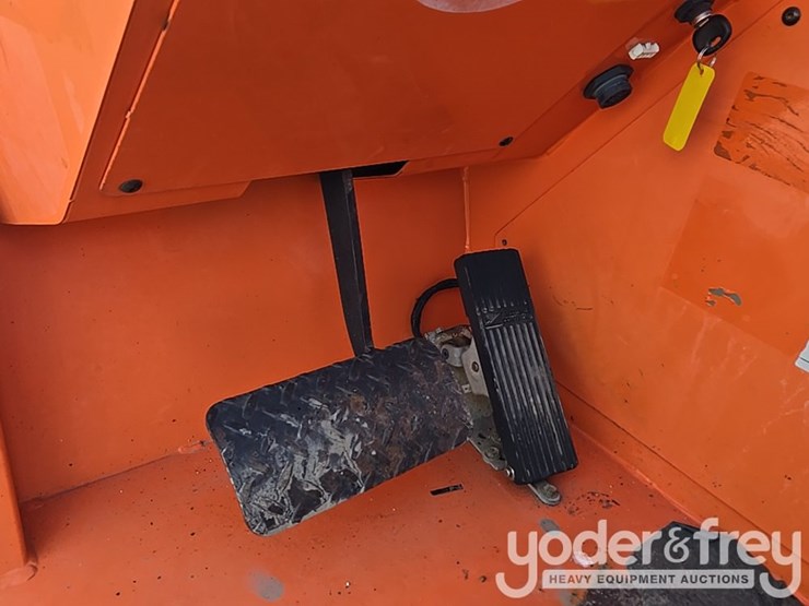 2016-sky-trak-8042-image-119