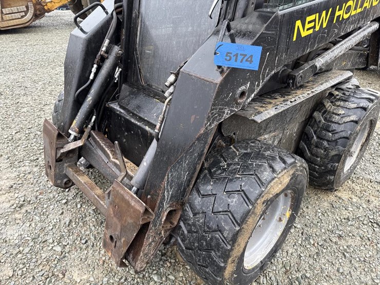 new-holland-lx885-image-9