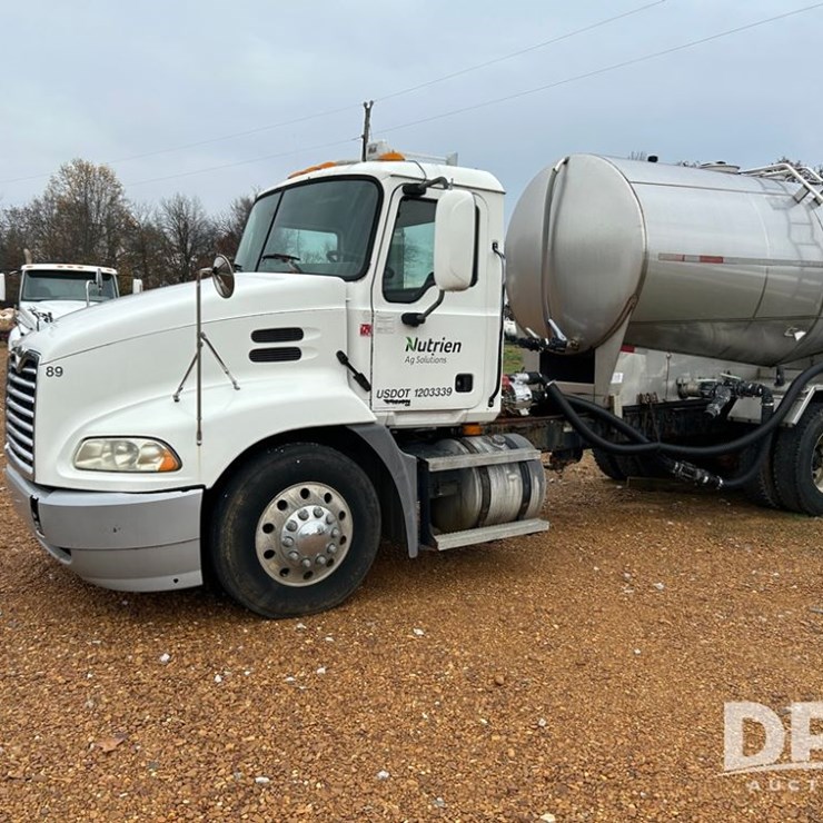 2006 Mack CXN613 Vision Liquid Tender Truck (PZ14209, Unit 27926)