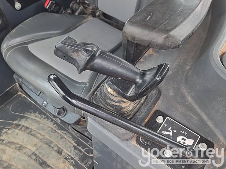 2019-deere-850l-wlt-image-103