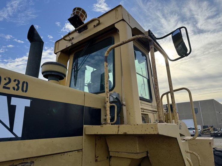 1992-caterpillar-950f-image-18