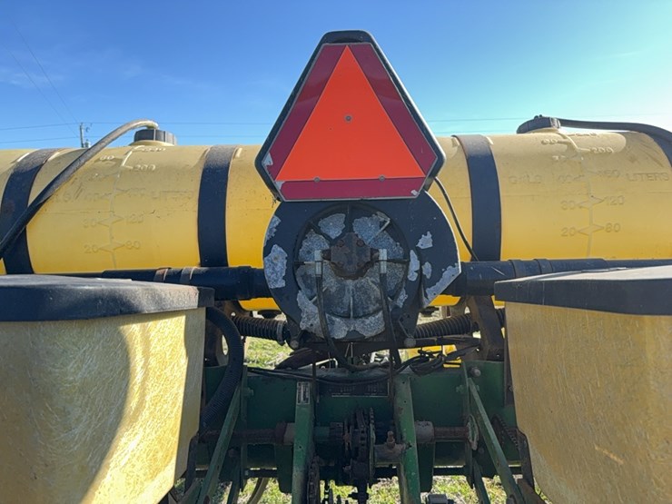john-deere-7200-pull-type-vacuum-air-planter---4-row-located-at-107-jernigan-swamp-rd.,-ahoskie,-nc-image-28