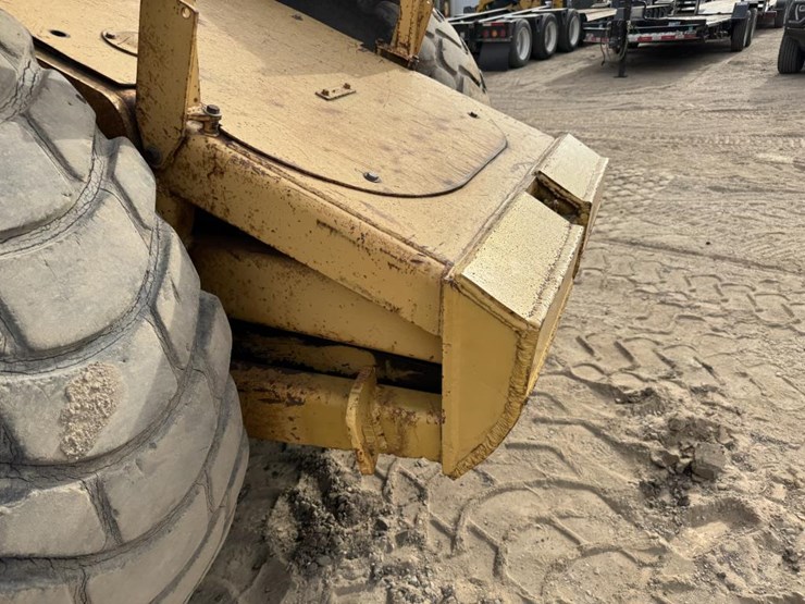 caterpillar-613b-image-22