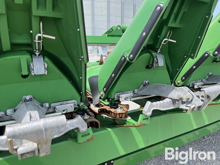 2024-john-deere-c12f-image-15