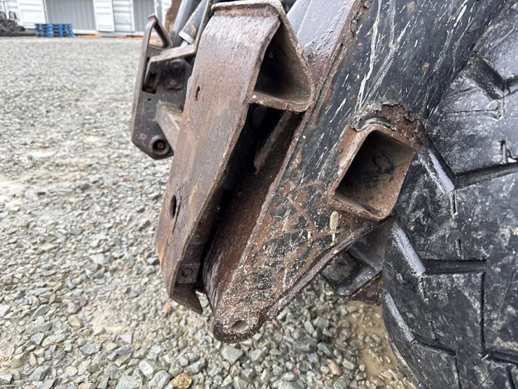 new-holland-lx885-image-14