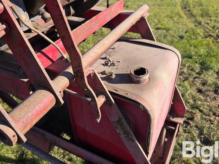 new-holland-77-image-15