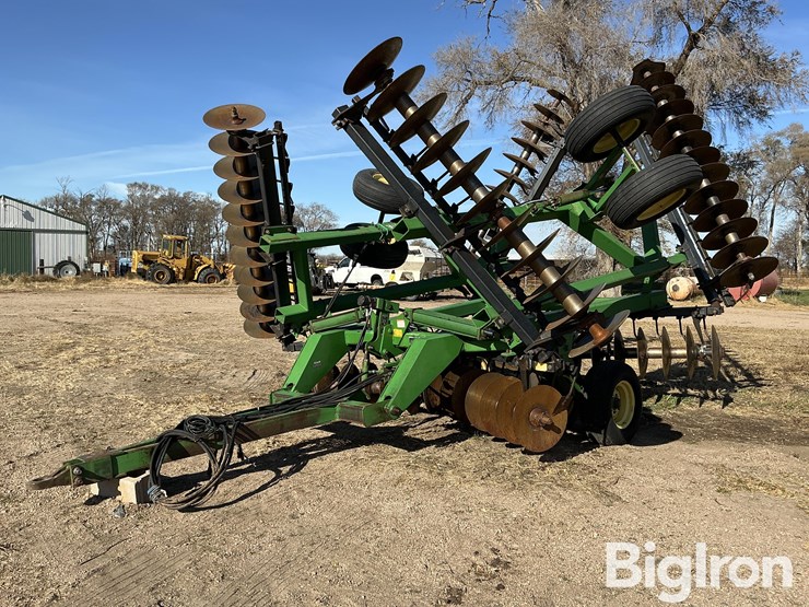 john-deere-630-image-1