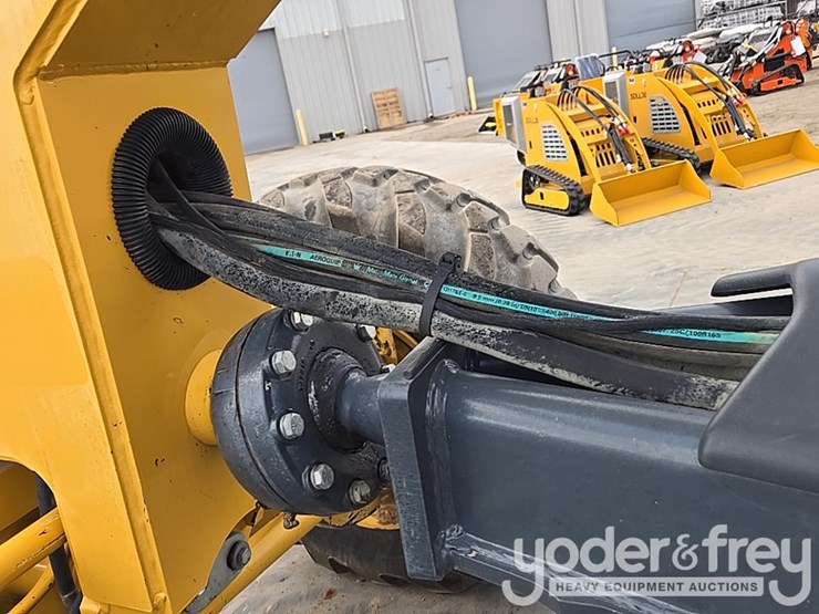 2017-deere-872g-image-25