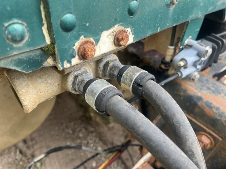 #1633-•-1995-freightliner-usf-1e-sleeper-cab-truck-tractor-image-13