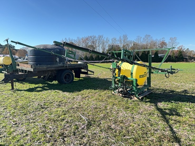 reddick-sprayer-–-looks-like-new,-hy￼-pro-pump,-controller,-must-see!-located-at-107-jernigan-swamp-rd.-in-ahoskie,-north-carolina-image-1