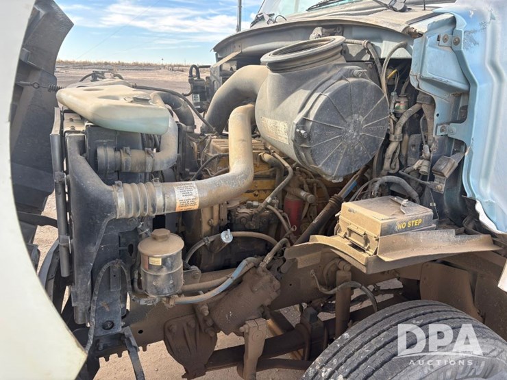 2000-caterpillar-10-image-46